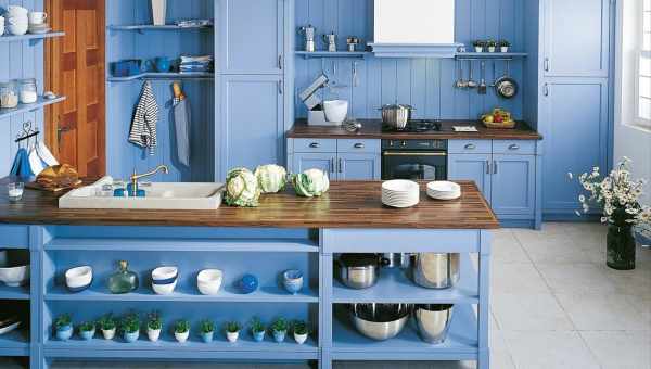 Бело-синие кухни — рассматриваем по полочкам