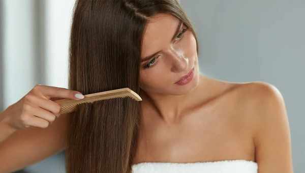 Секрет густых волос: основные правила ухода за кожей головы
