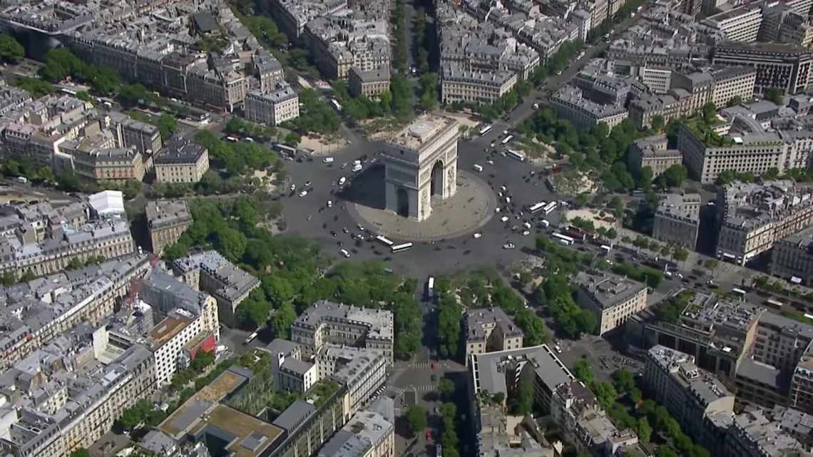 Площадь Генерала де Голля